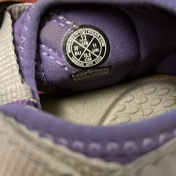 Kids, keen sandals, size 12 excellent used condition, purple and gray - Picture 3 of 3